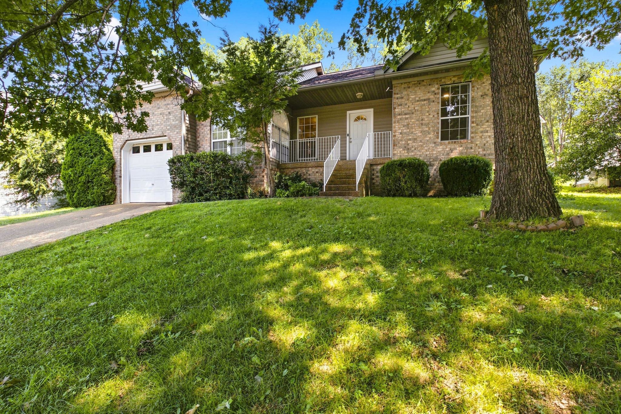 772 Dover Glen Dr Property Photo 1