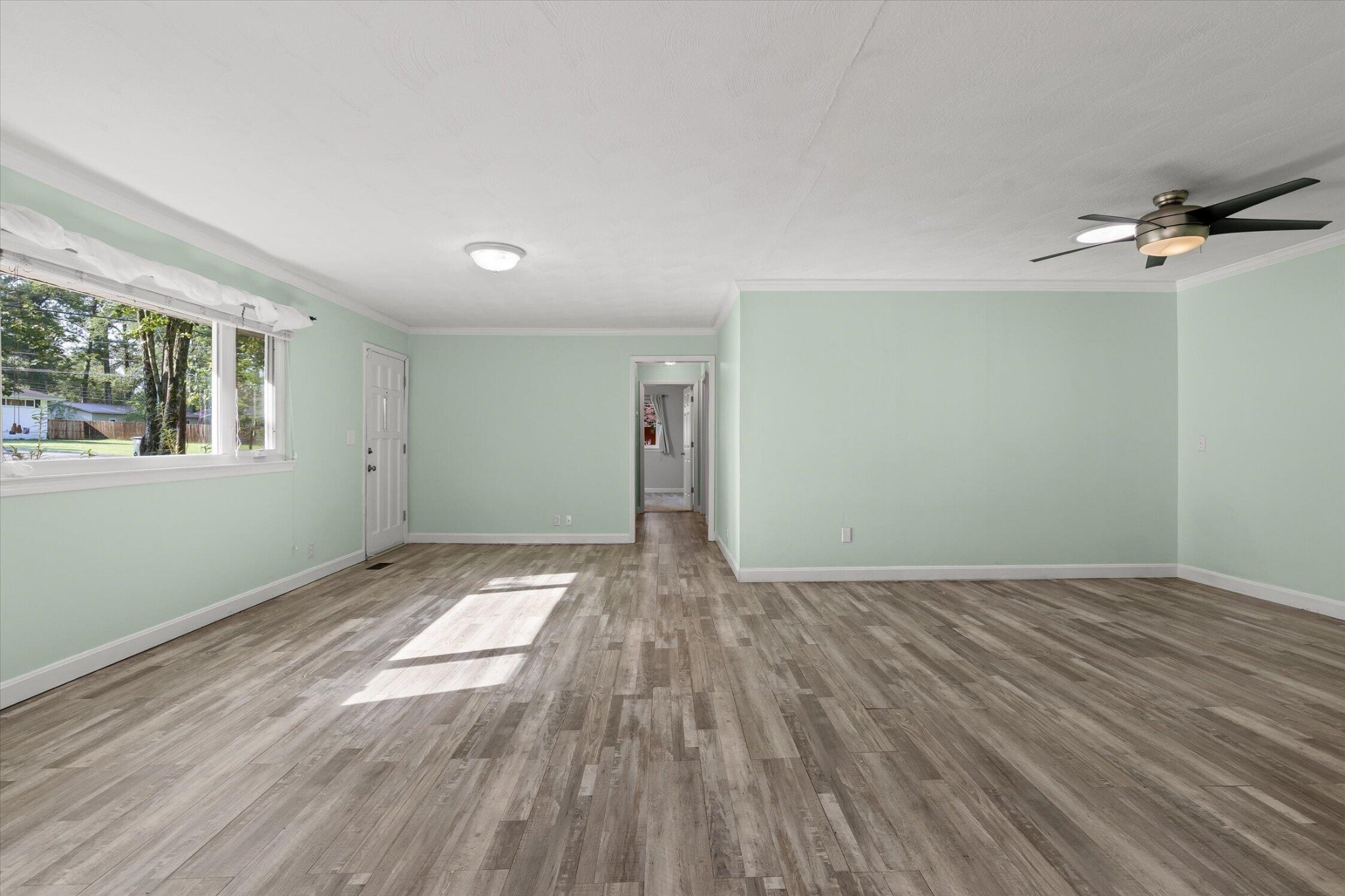 709 James Avenue Property Photo 2
