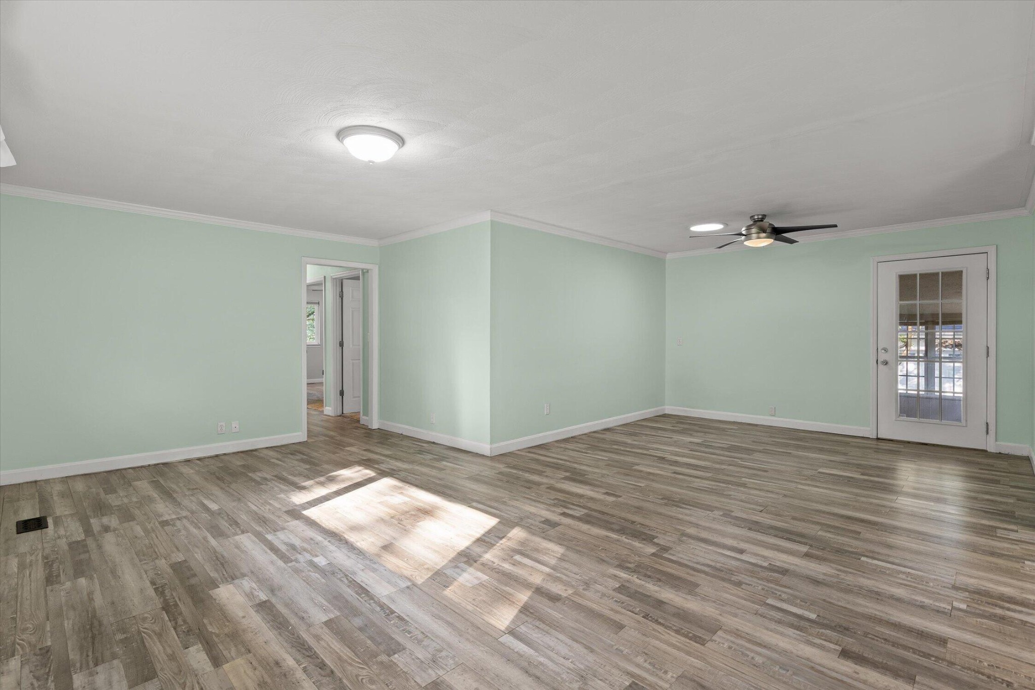 709 James Avenue Property Photo 11