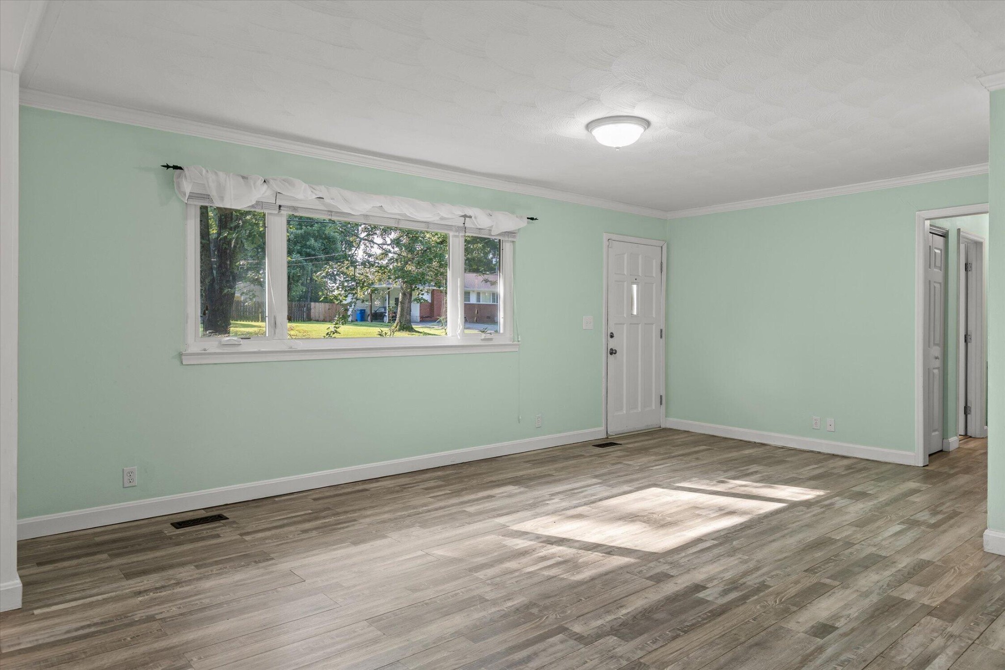 709 James Avenue Property Photo 13