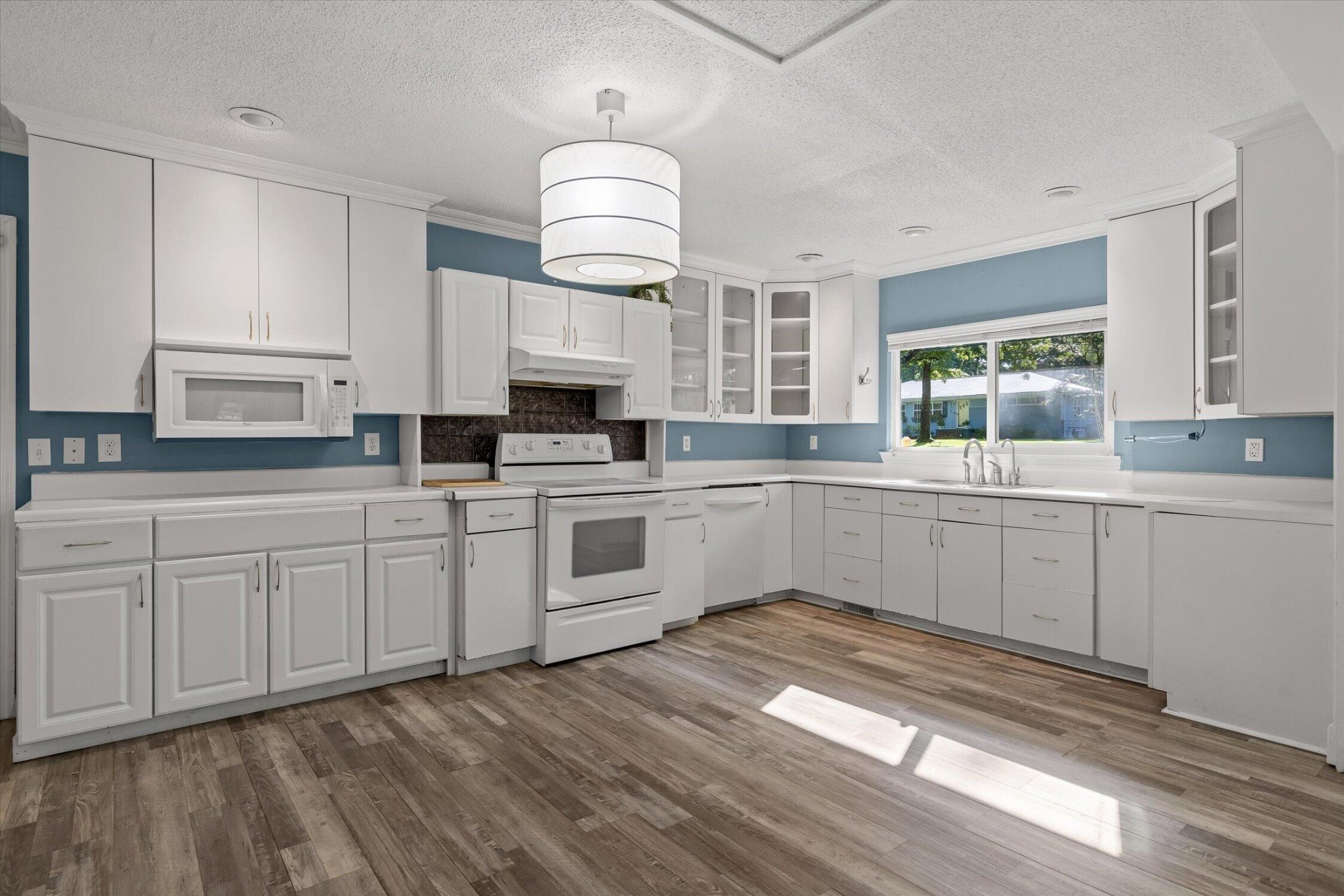 709 James Avenue Property Photo 17