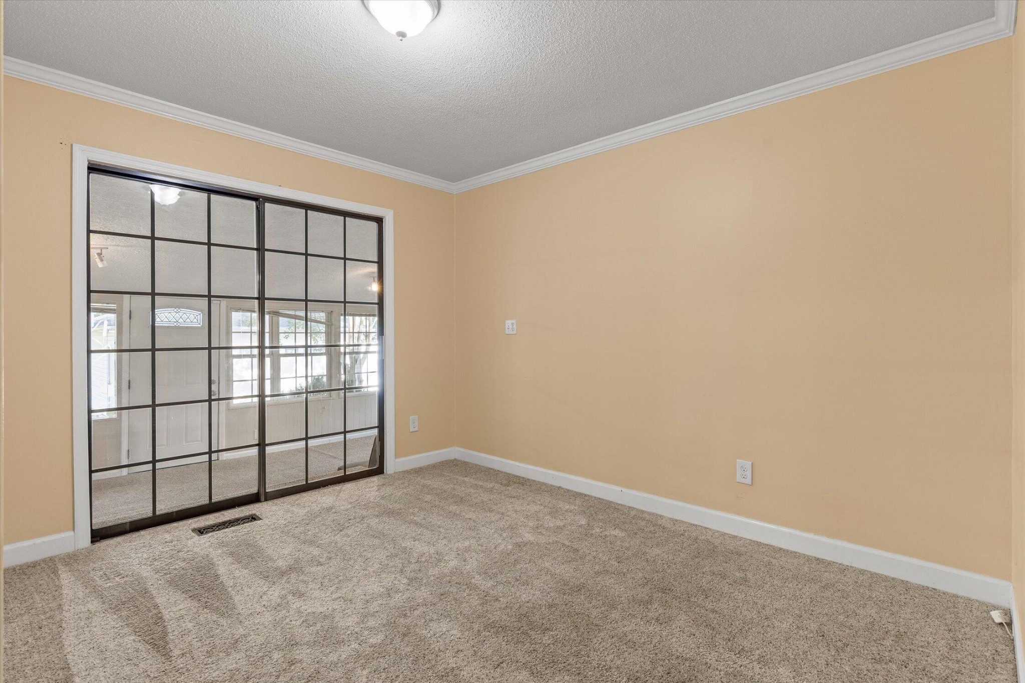 709 James Avenue Property Photo 24