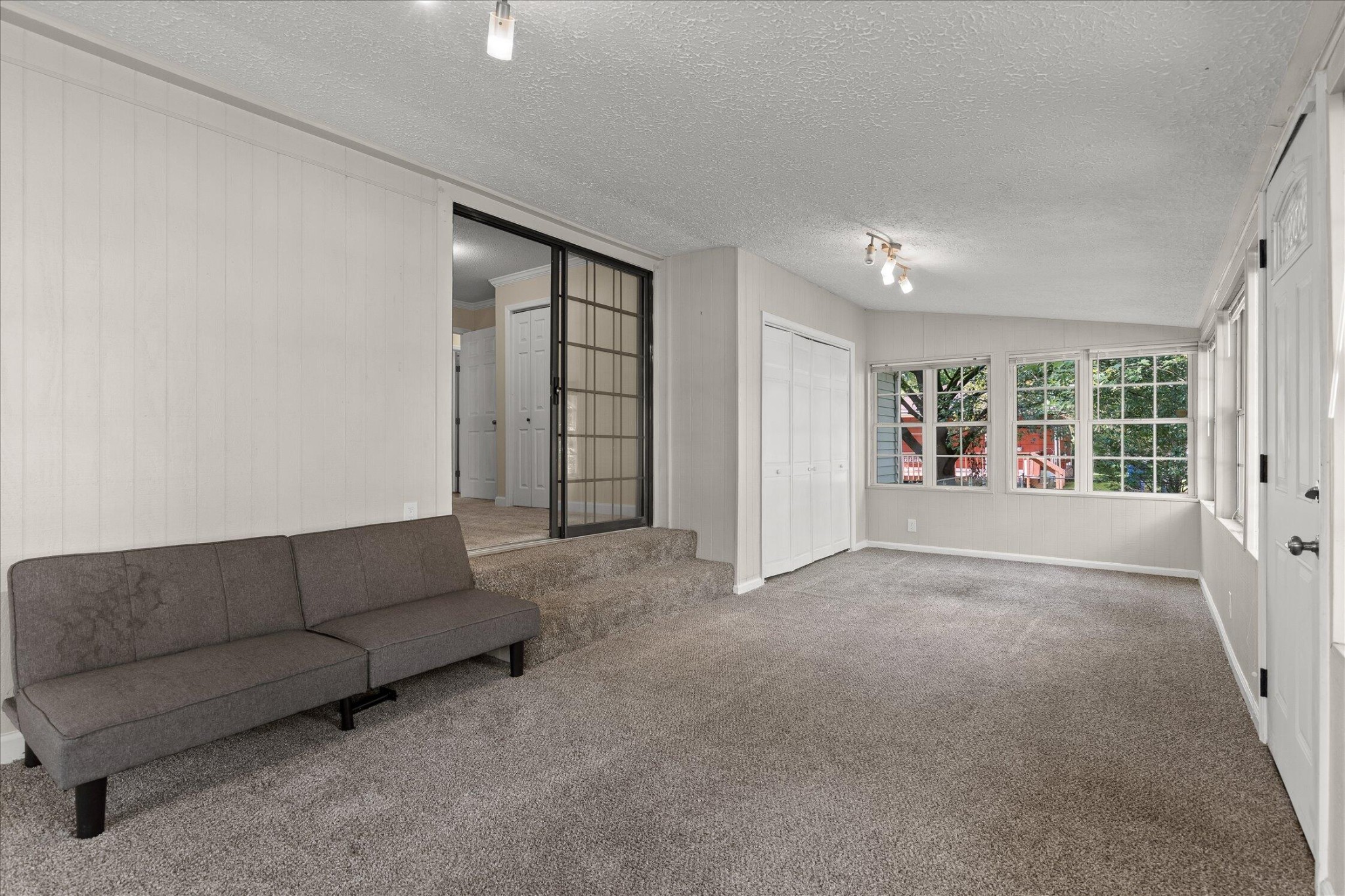 709 James Avenue Property Photo 25