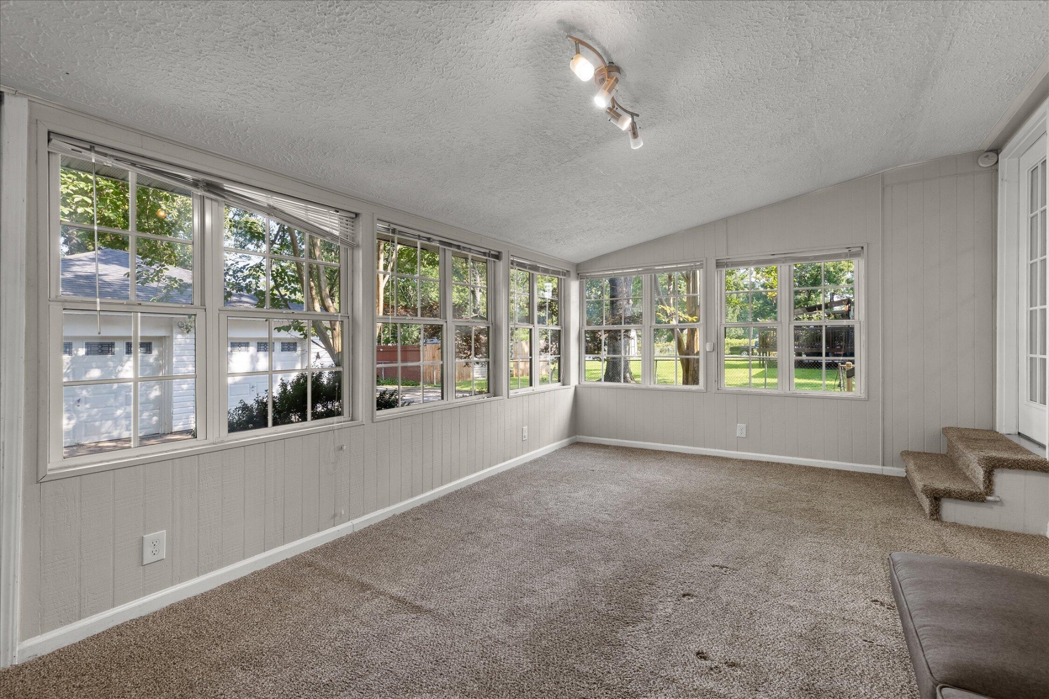 709 James Avenue Property Photo 26