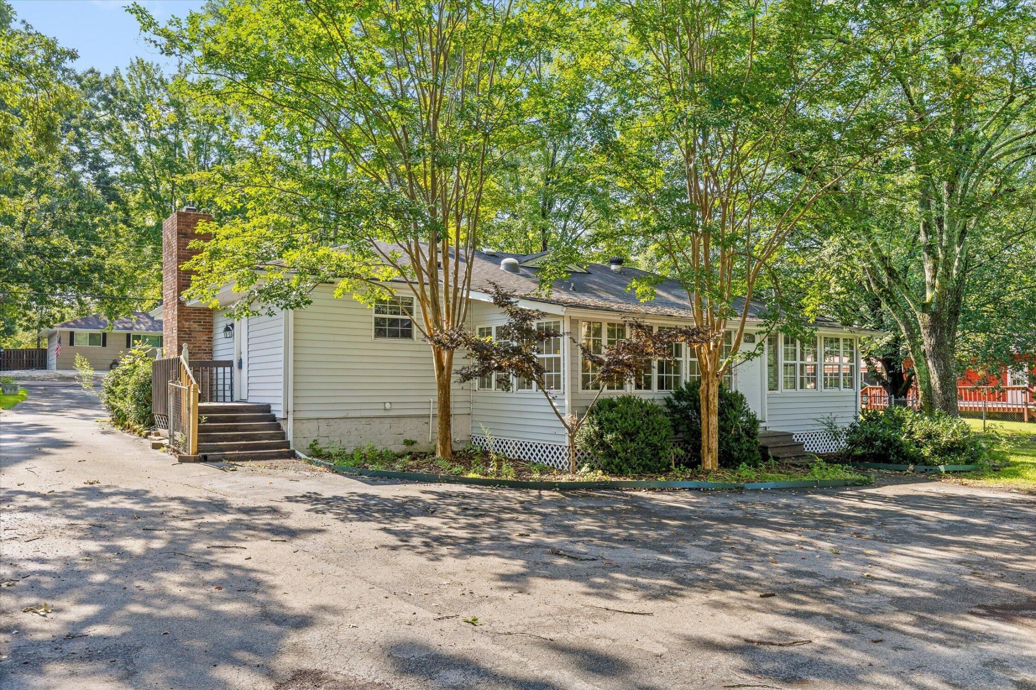 709 James Avenue Property Photo 27