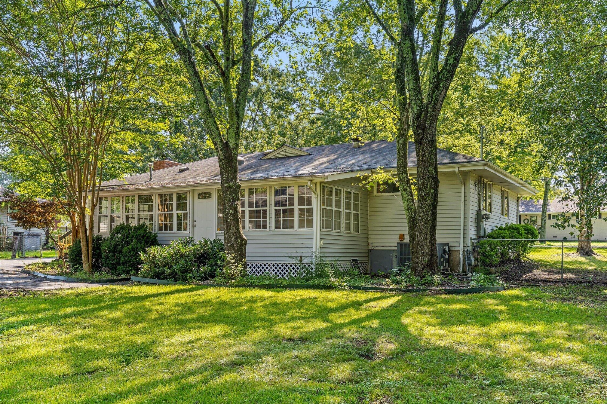 709 James Avenue Property Photo 28