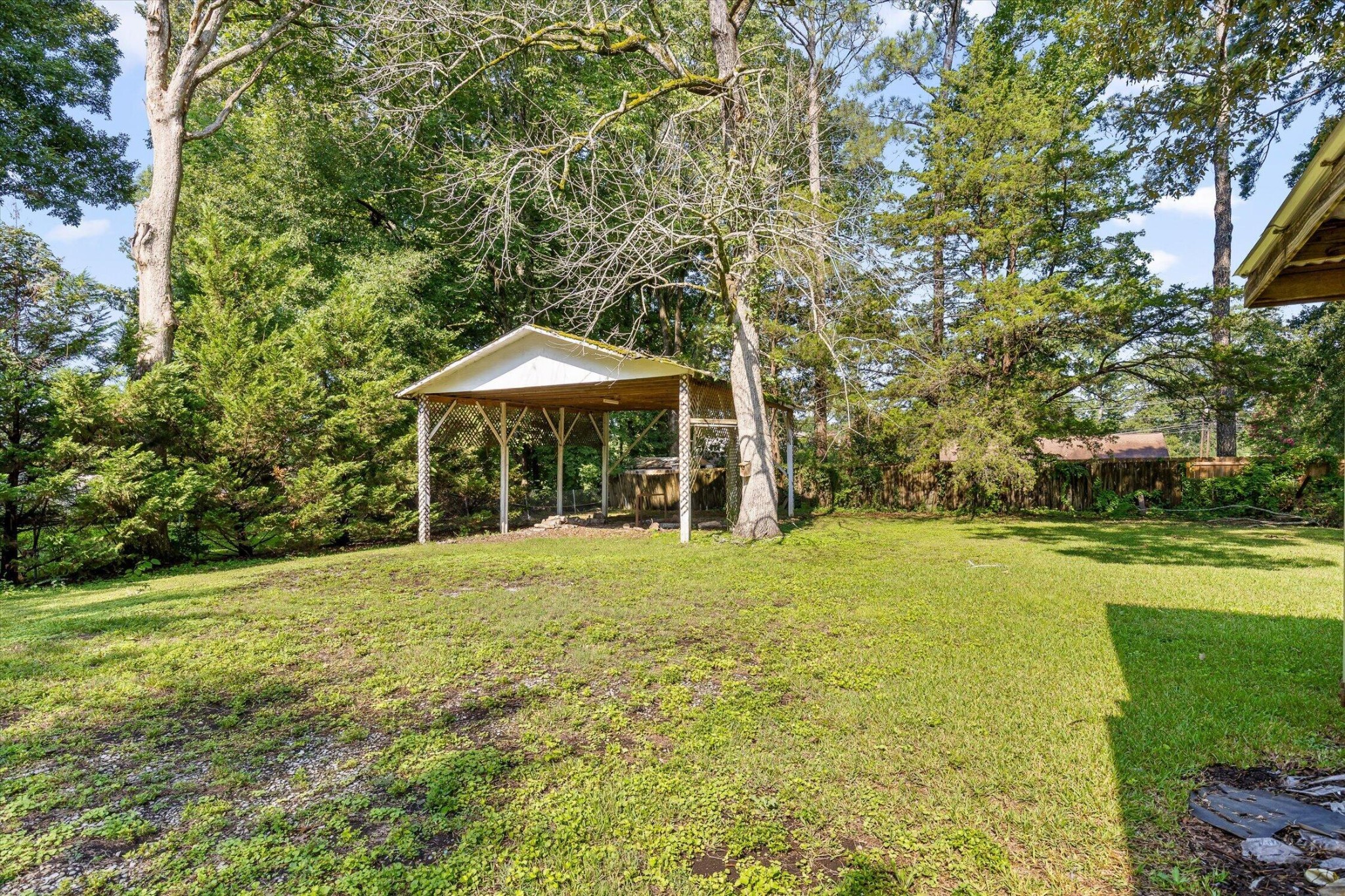 709 James Avenue Property Photo 30