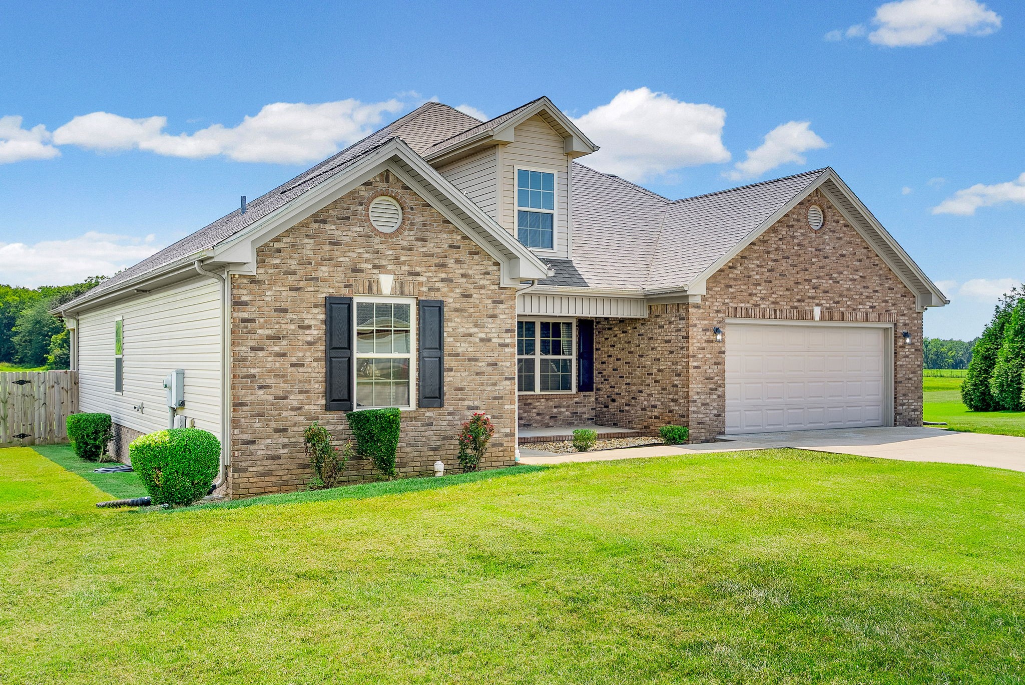 609 Summerset Pl Property Photo 4
