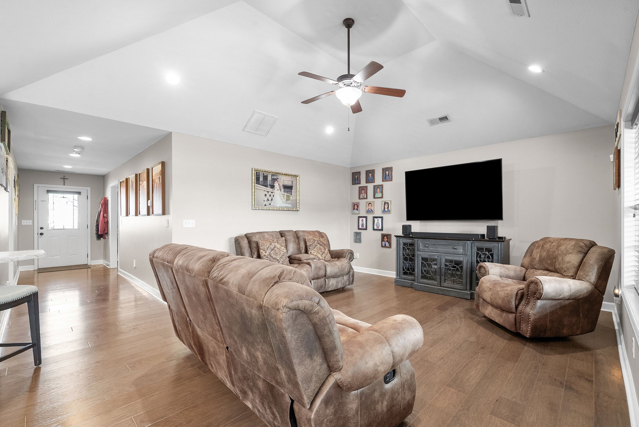 609 Summerset Pl Property Photo 10
