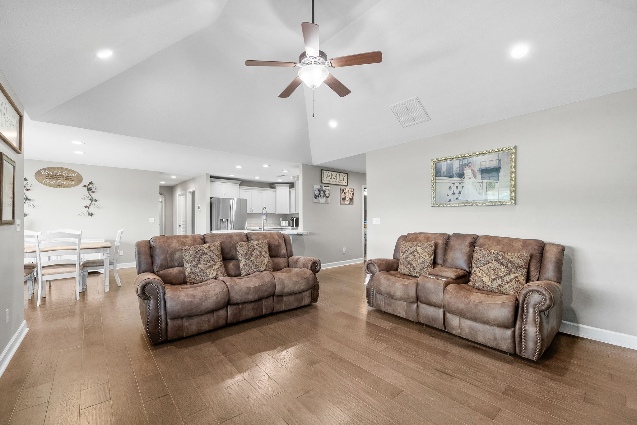 609 Summerset Pl Property Photo 12