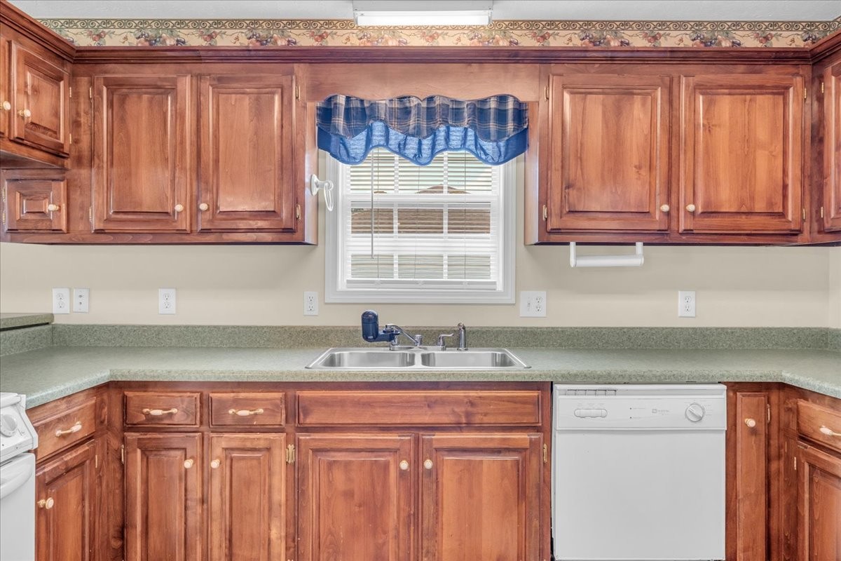 355 W Doak Rd Property Photo 6