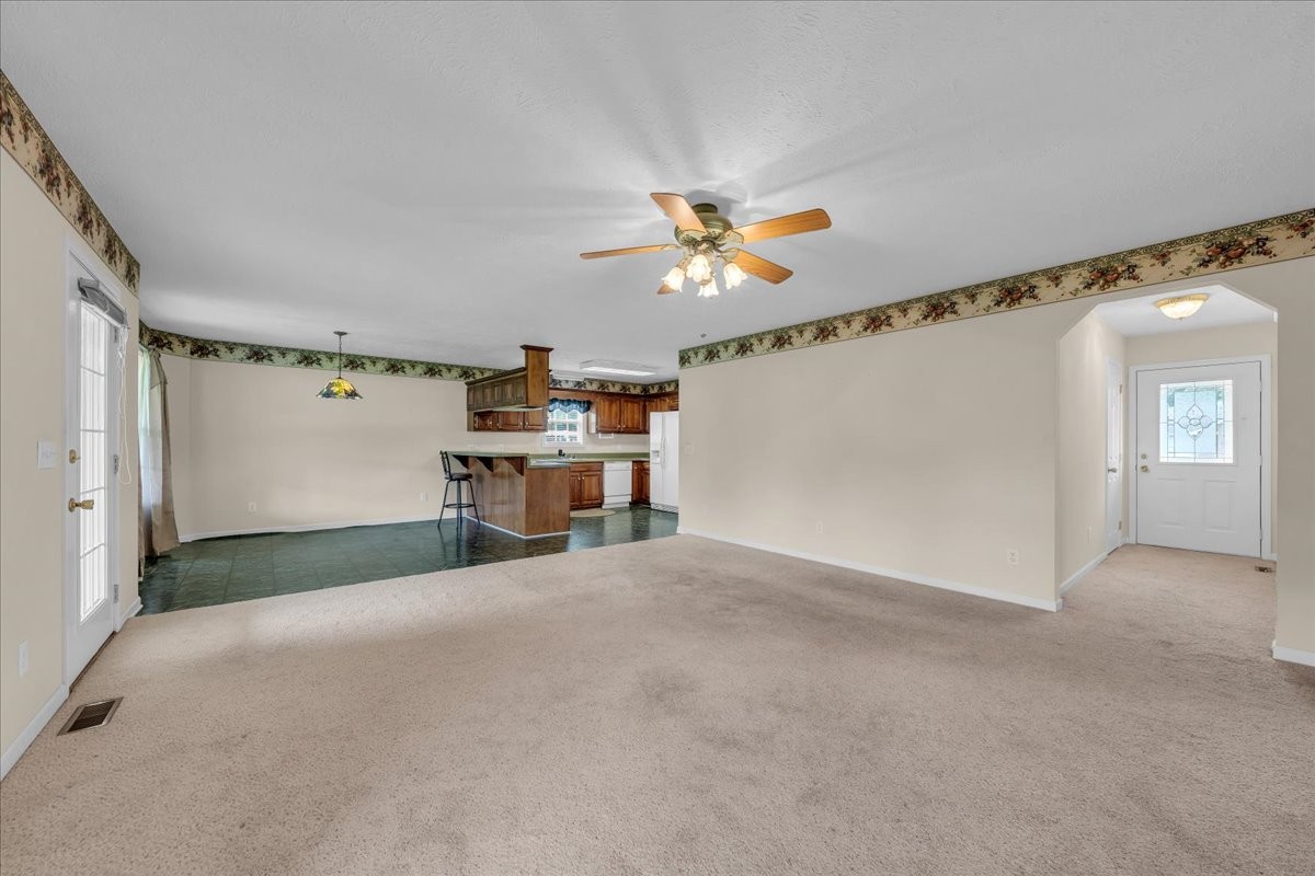 355 W Doak Rd Property Photo 10