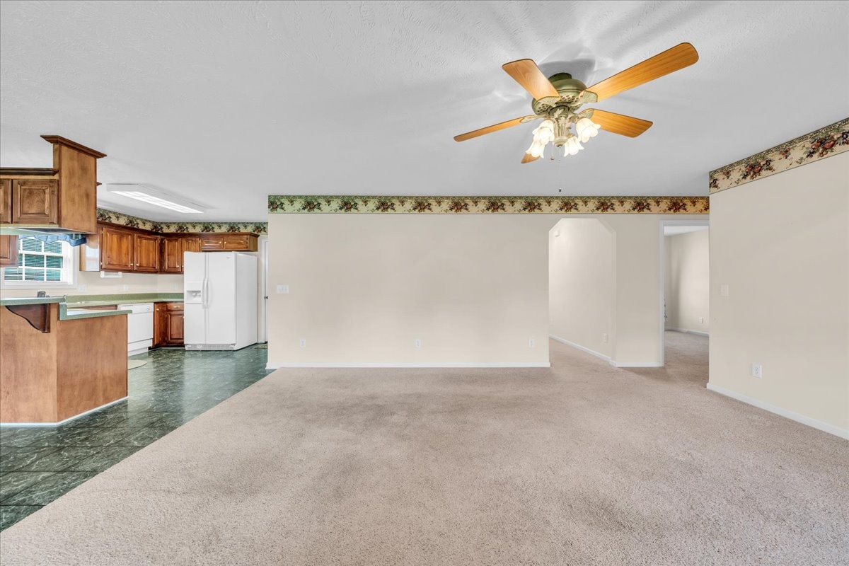 355 W Doak Rd Property Photo 11