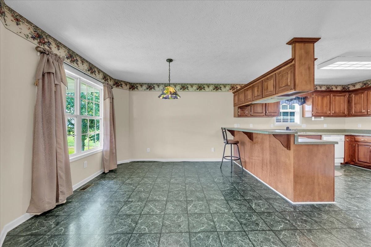 355 W Doak Rd Property Photo 12