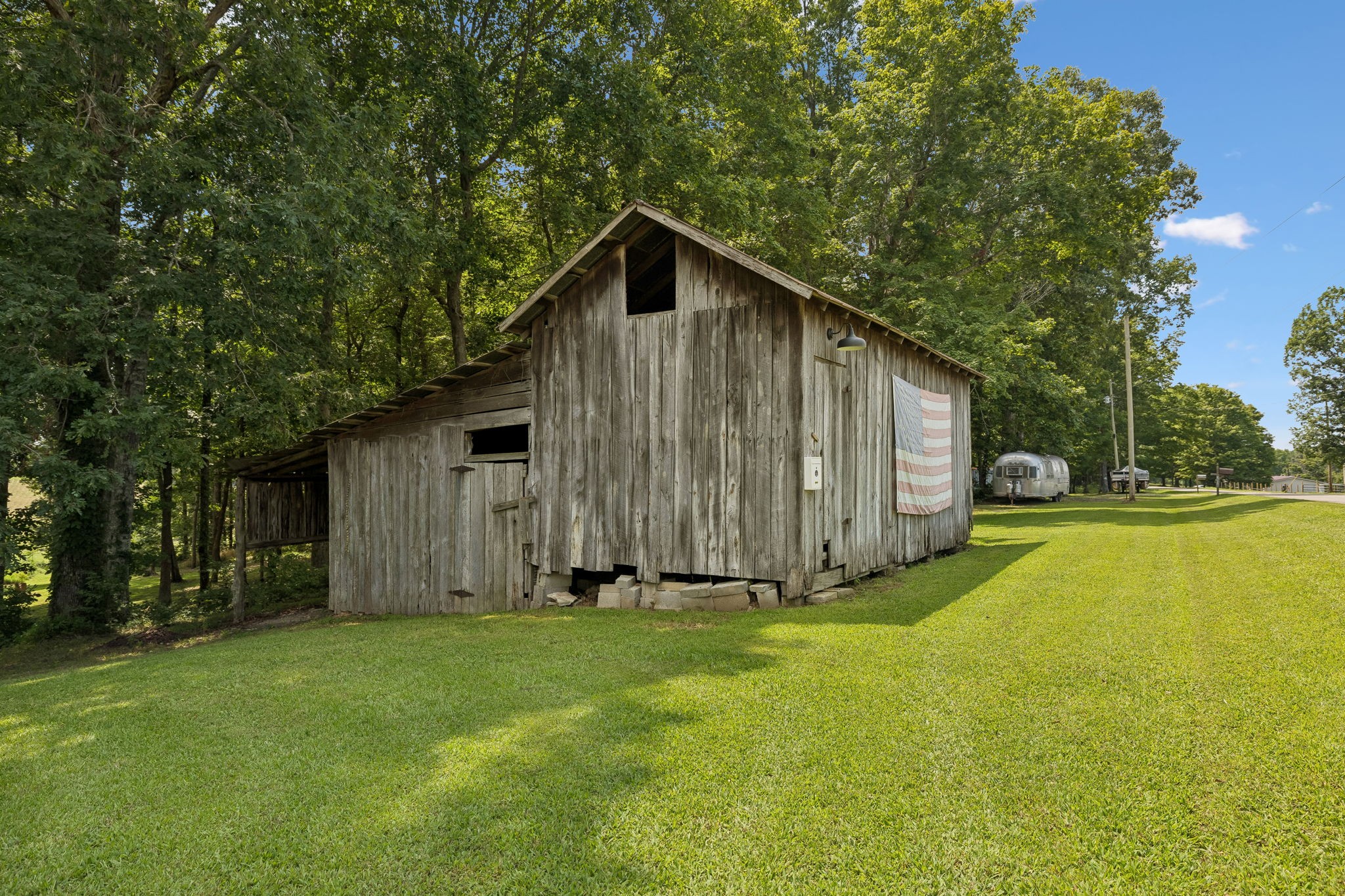1525 E Piney Rd Property Photo 1