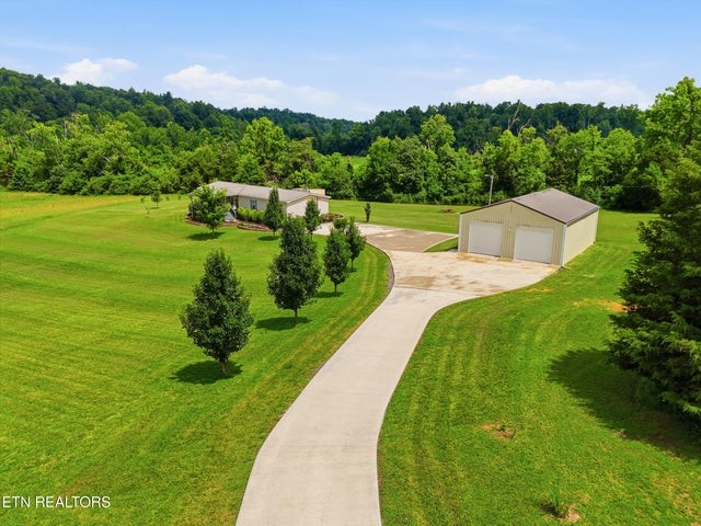813 Ward Rd Property Photo 1