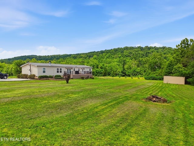 813 Ward Rd Property Photo 16