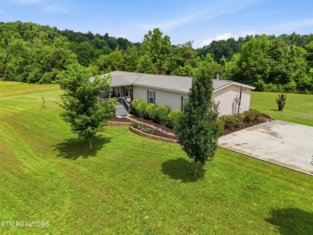 813 Ward Rd Property Photo 17