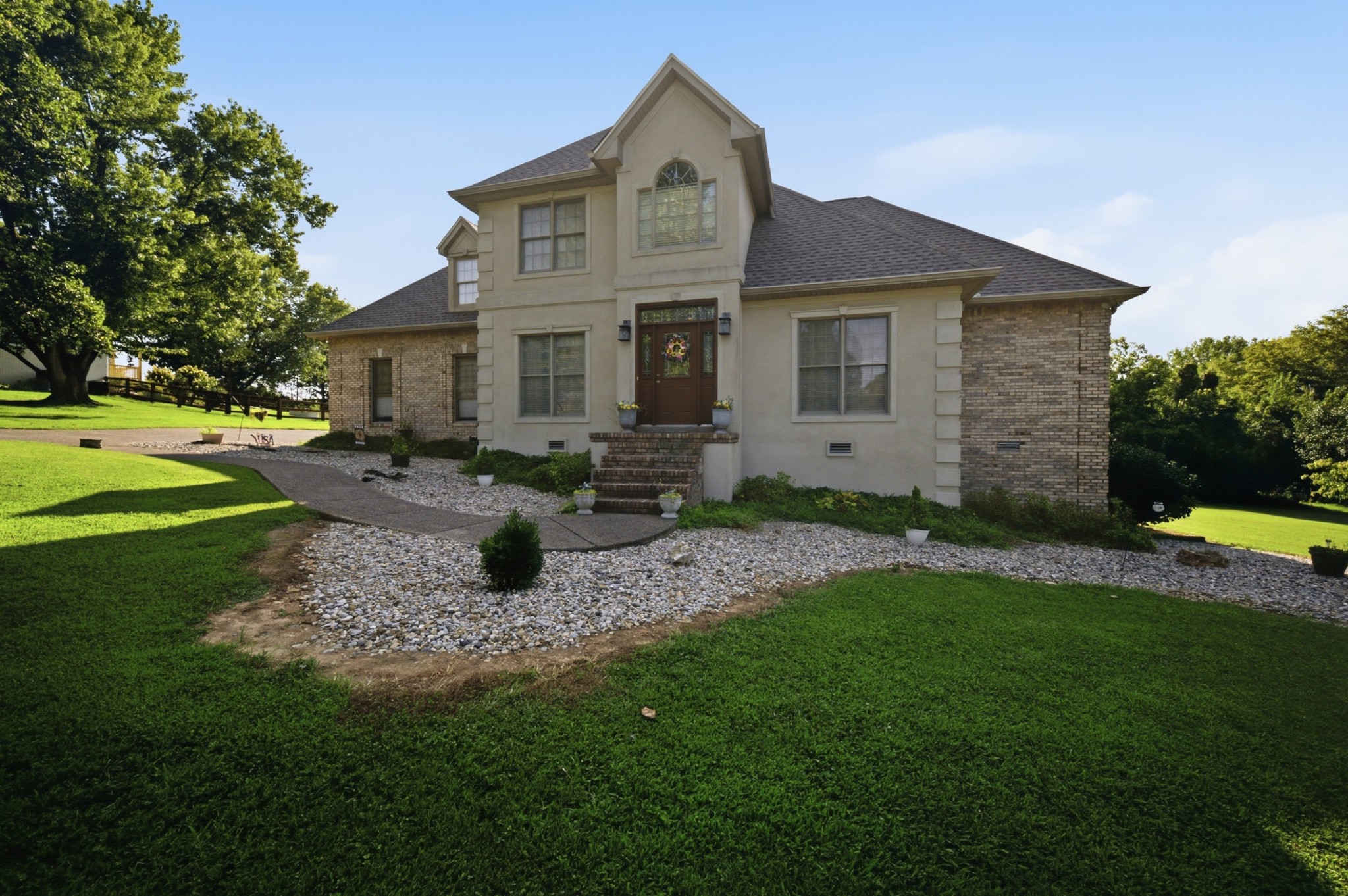 2044 Laura Ln Property Photo 13
