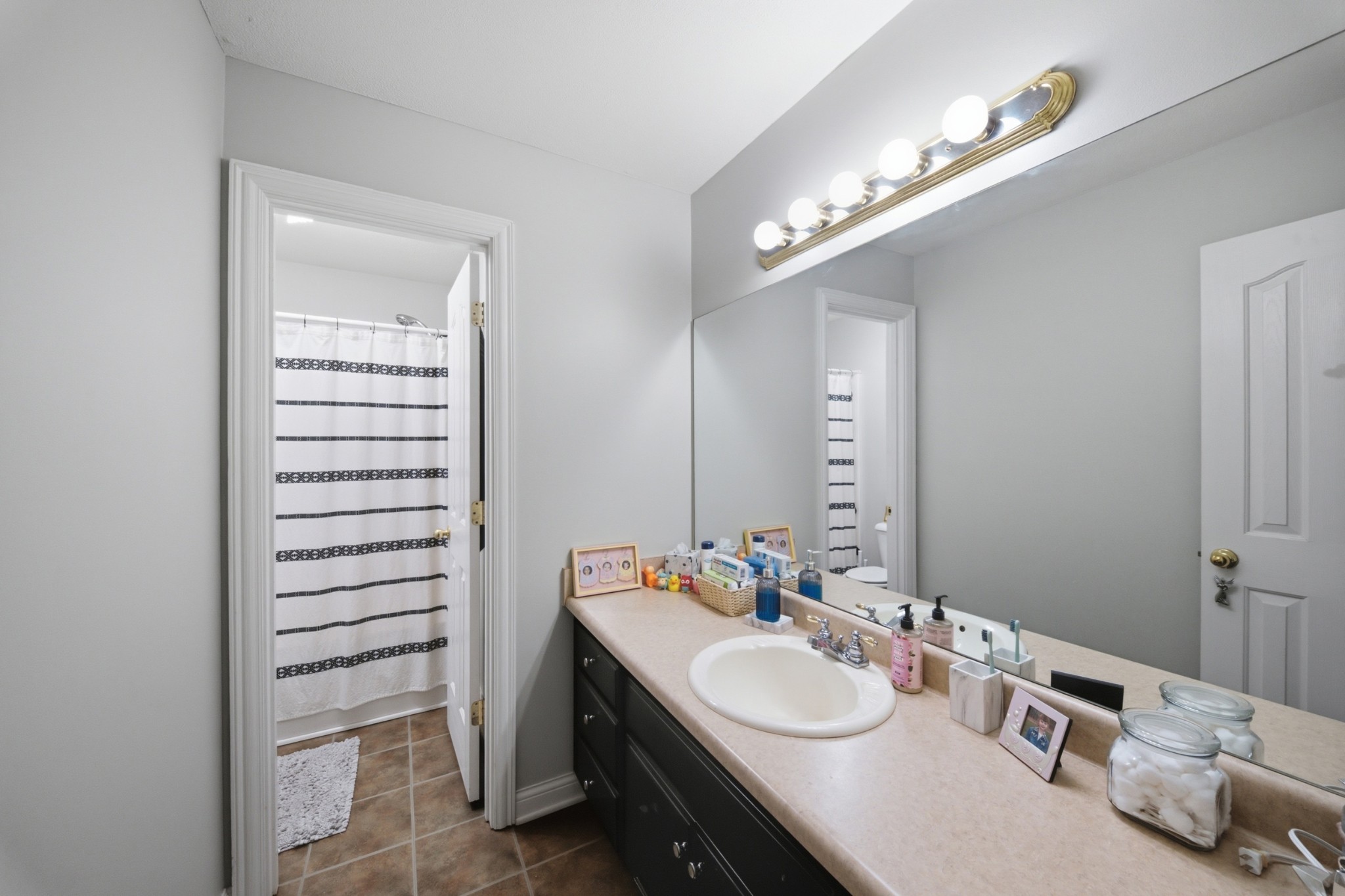 2044 Laura Ln Property Photo 32