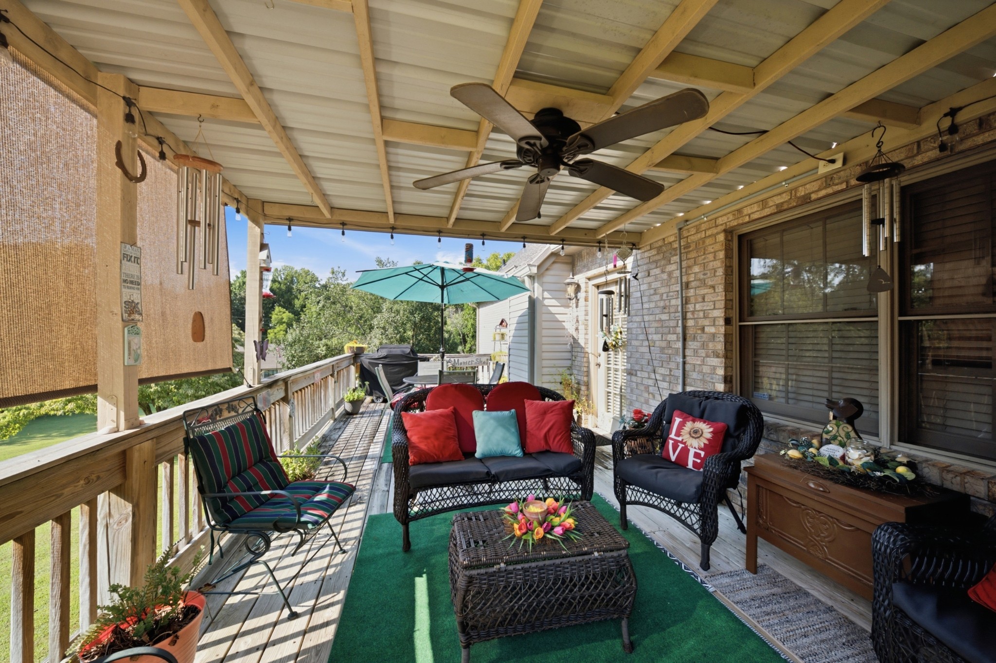 2044 Laura Ln Property Photo 42