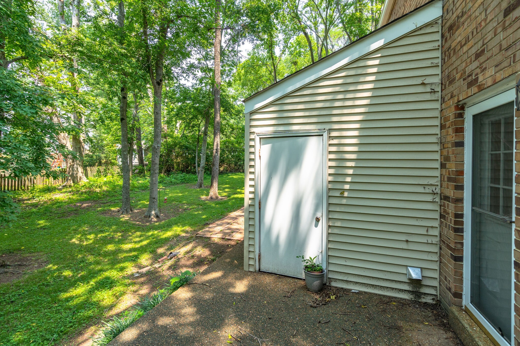 114 Brattlesboro Dr Property Photo 27