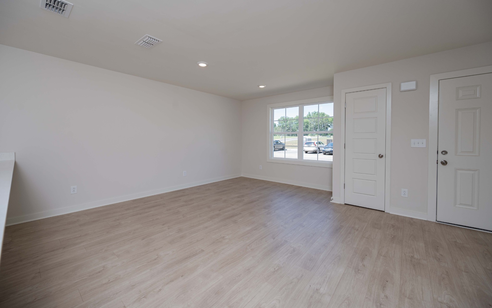 103 Mountaindale Drive Property Photo 4