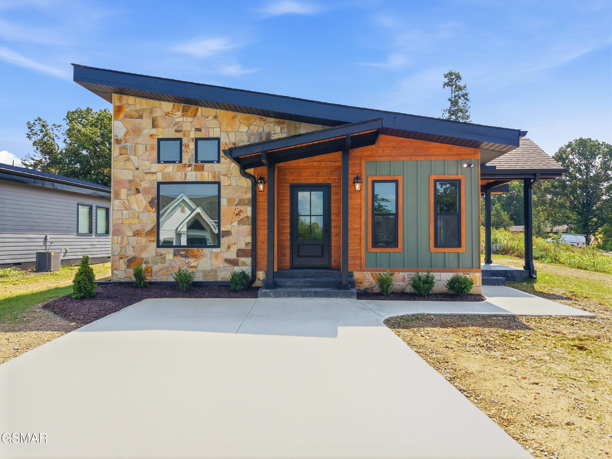 203 Granite Drive Property Photo 1
