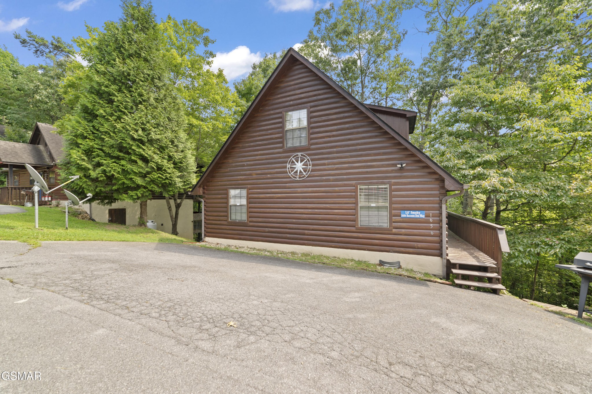 1656 Racoon Den Way Property Photo 1