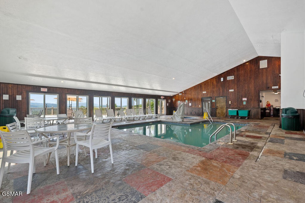 3710 Weber Road Property Photo 4