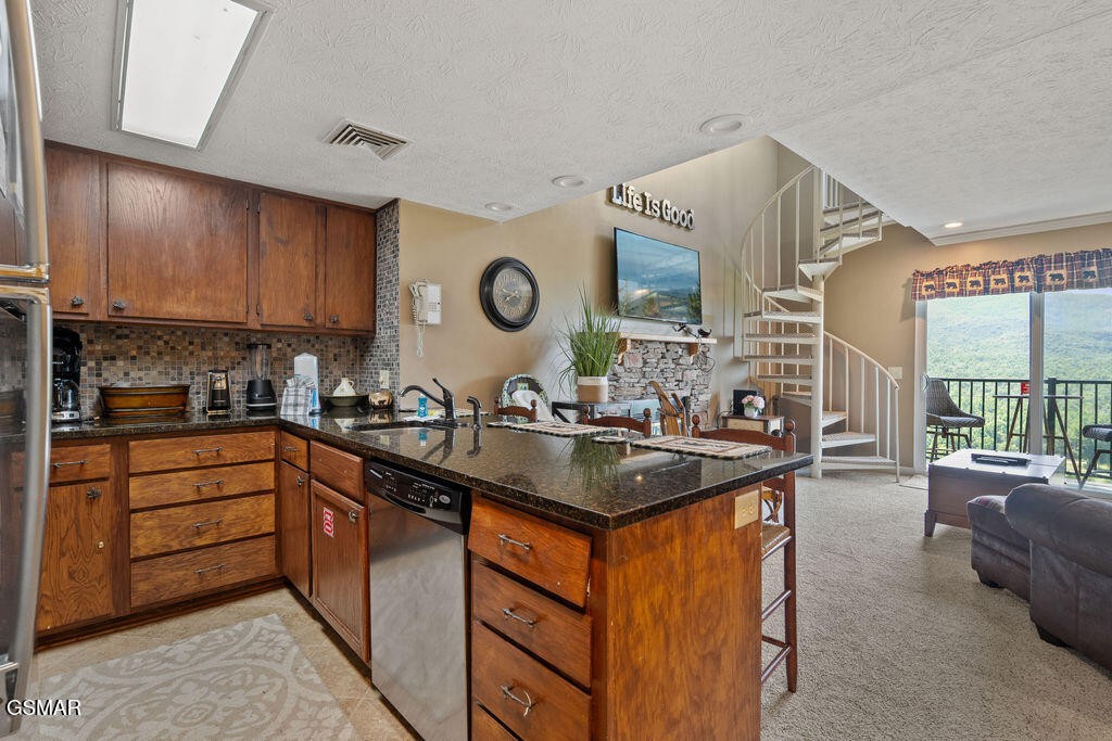 3710 Weber Road Property Photo 16