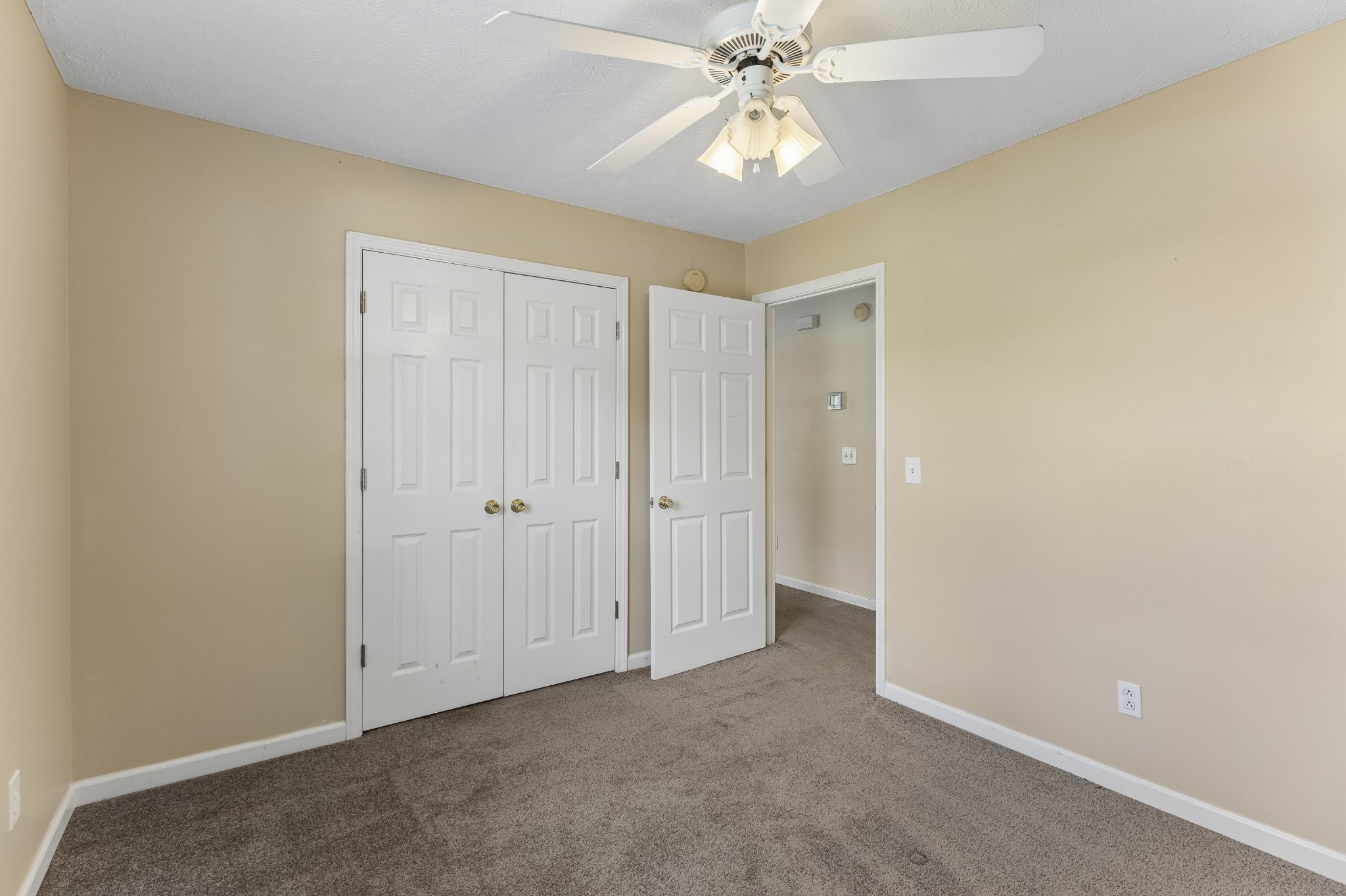 120 Pebble Brook Dr Property Photo 17
