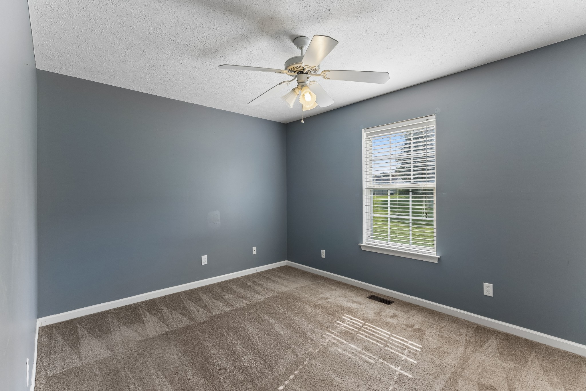 120 Pebble Brook Dr Property Photo 20