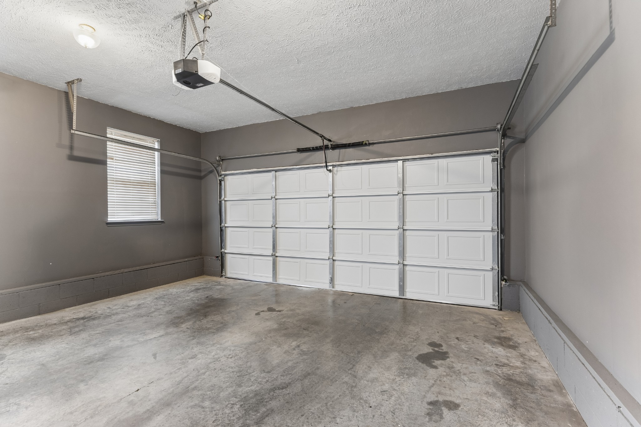 120 Pebble Brook Dr Property Photo 23