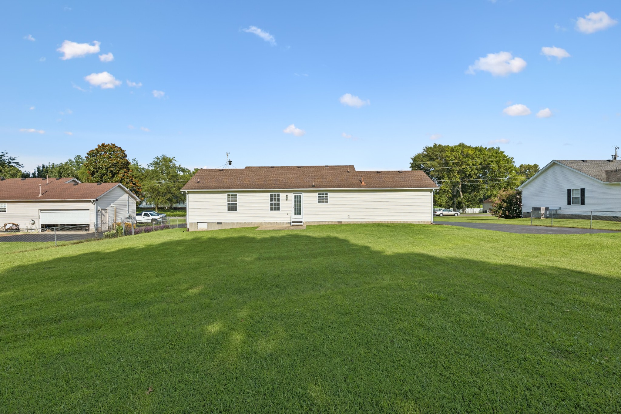 120 Pebble Brook Dr Property Photo 28
