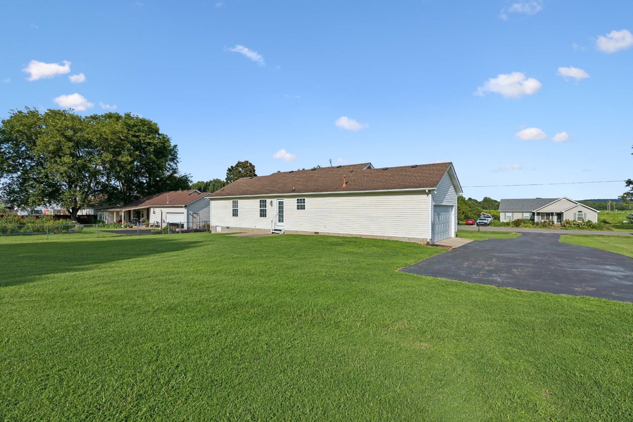 120 Pebble Brook Dr Property Photo 29