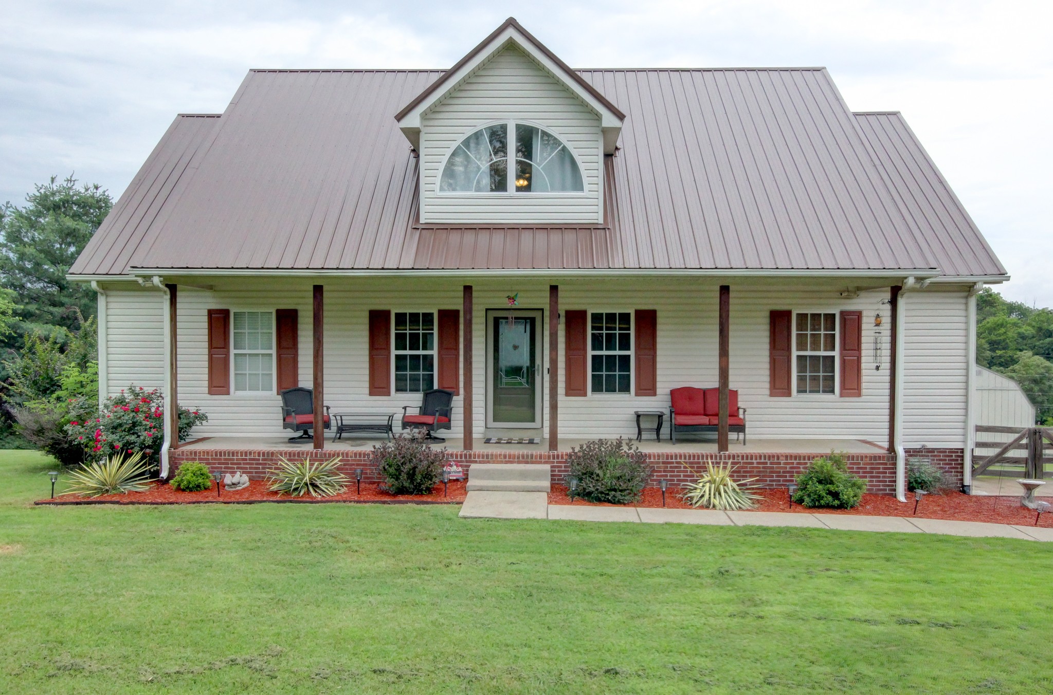 2964 Sweethome Rd Property Photo 1