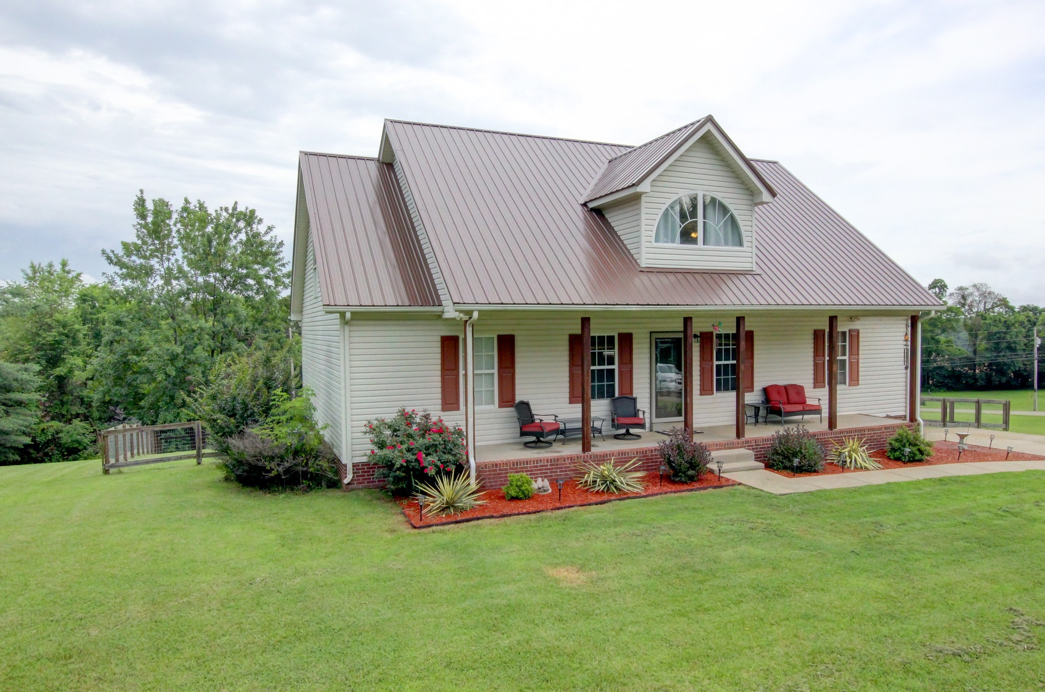 2964 Sweethome Rd Property Photo 1