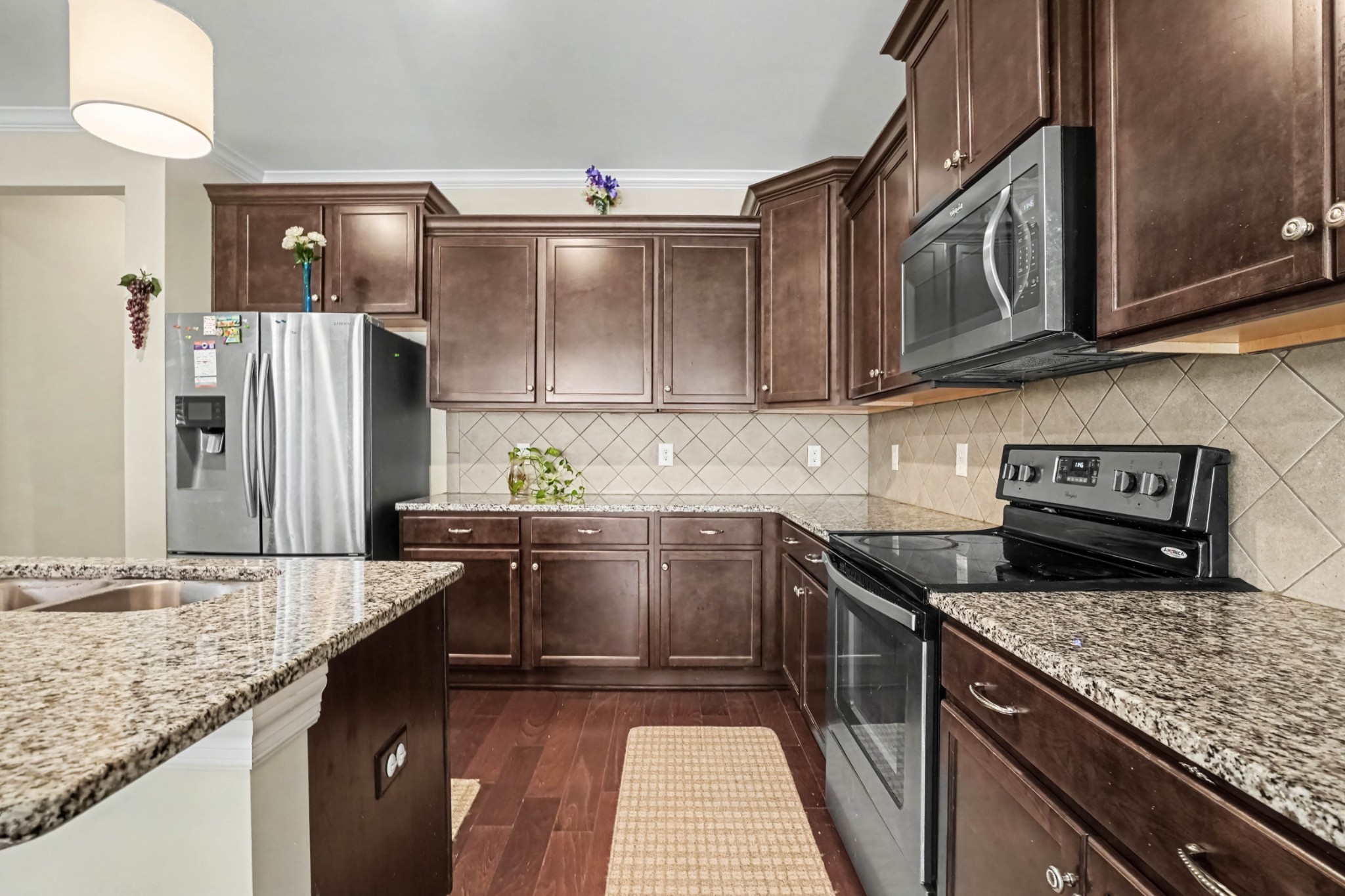 1621 Southhampton Way Property Photo 7