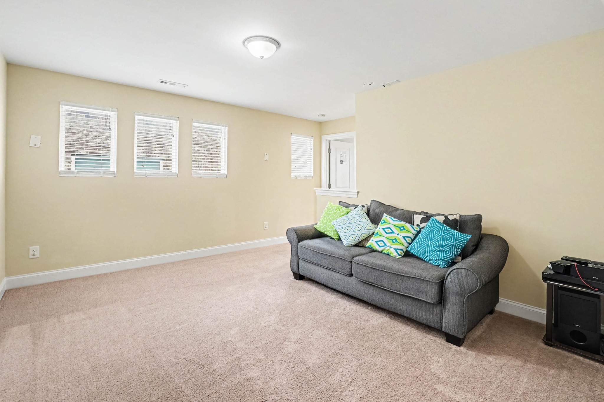 1621 Southhampton Way Property Photo 17