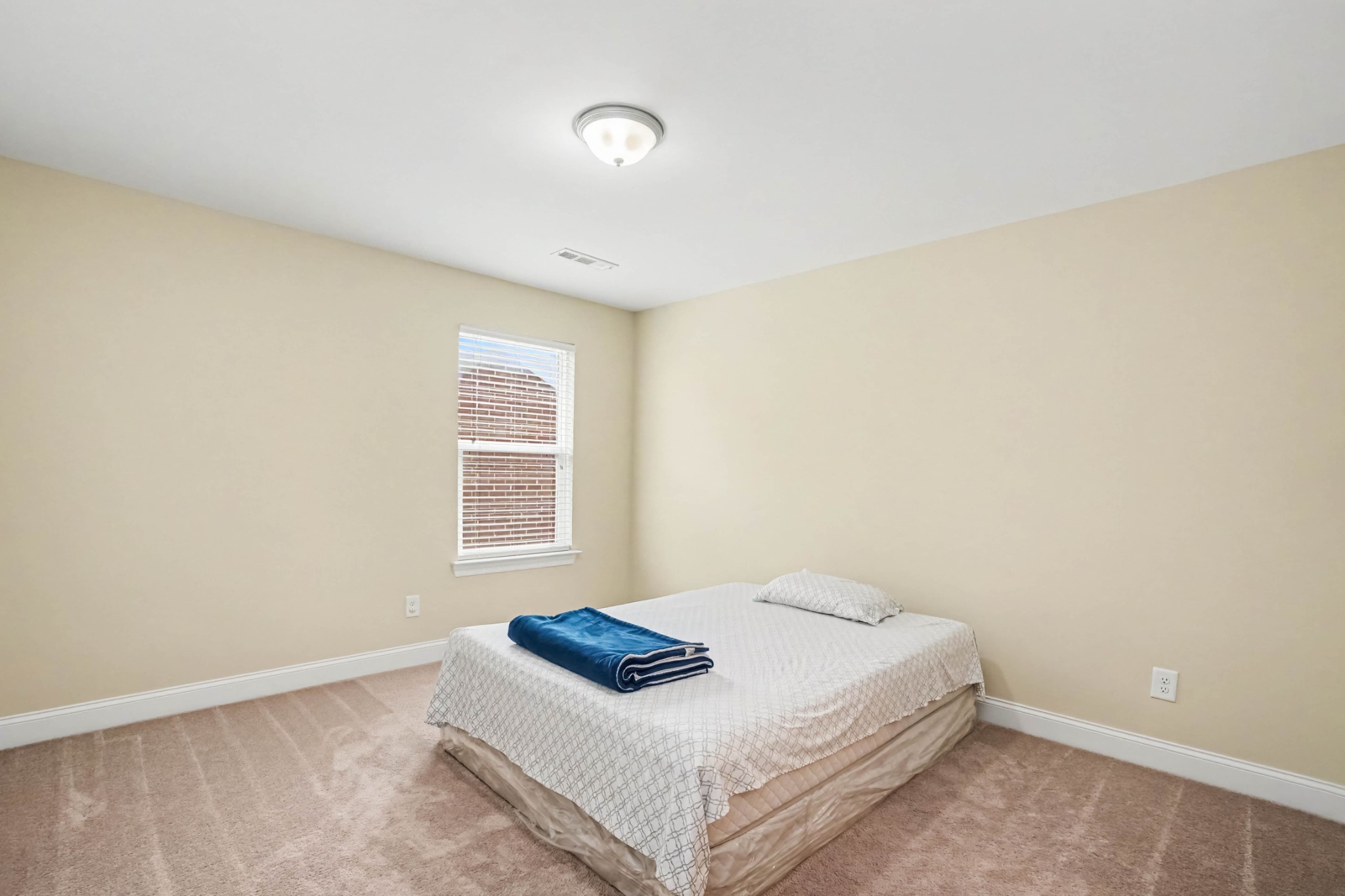 1621 Southhampton Way Property Photo 18