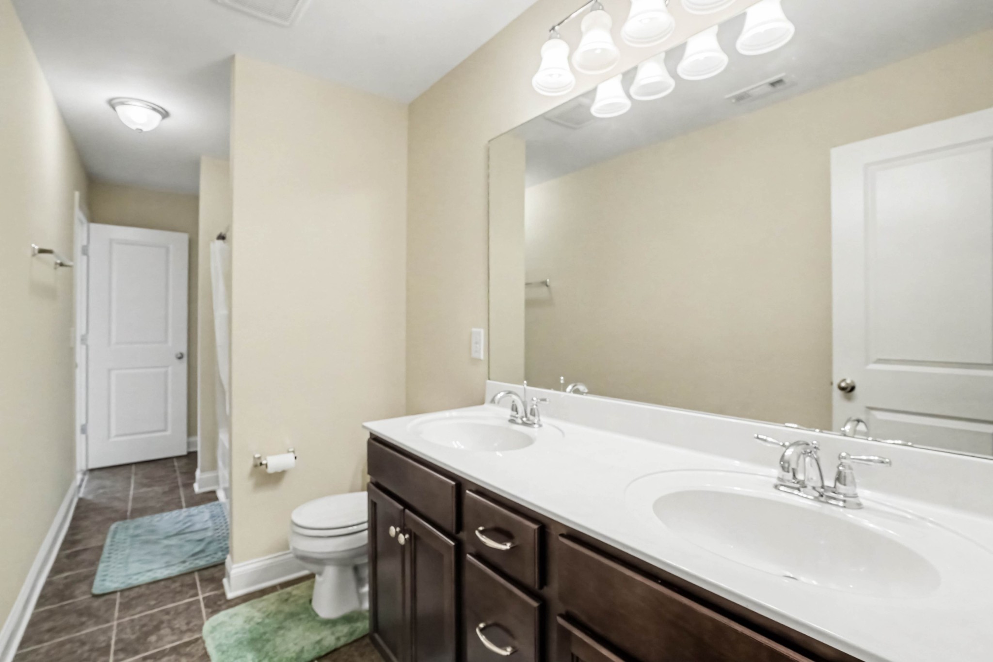 1621 Southhampton Way Property Photo 21