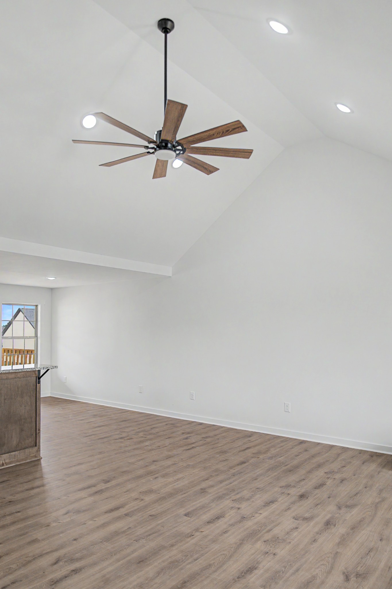 216 Dj Dr Property Photo 4