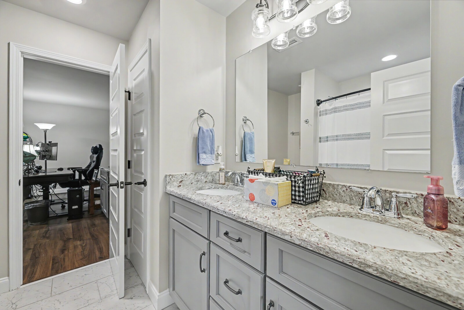 407 Anchor Reserve Cv Property Photo 28