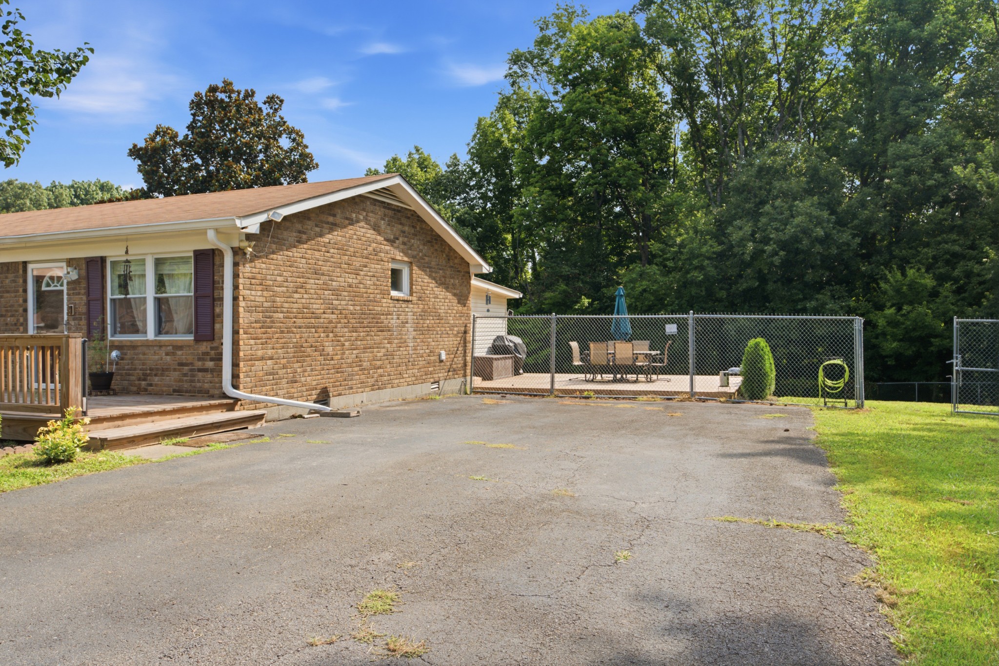670 Bobbitt Rd Property Photo 4