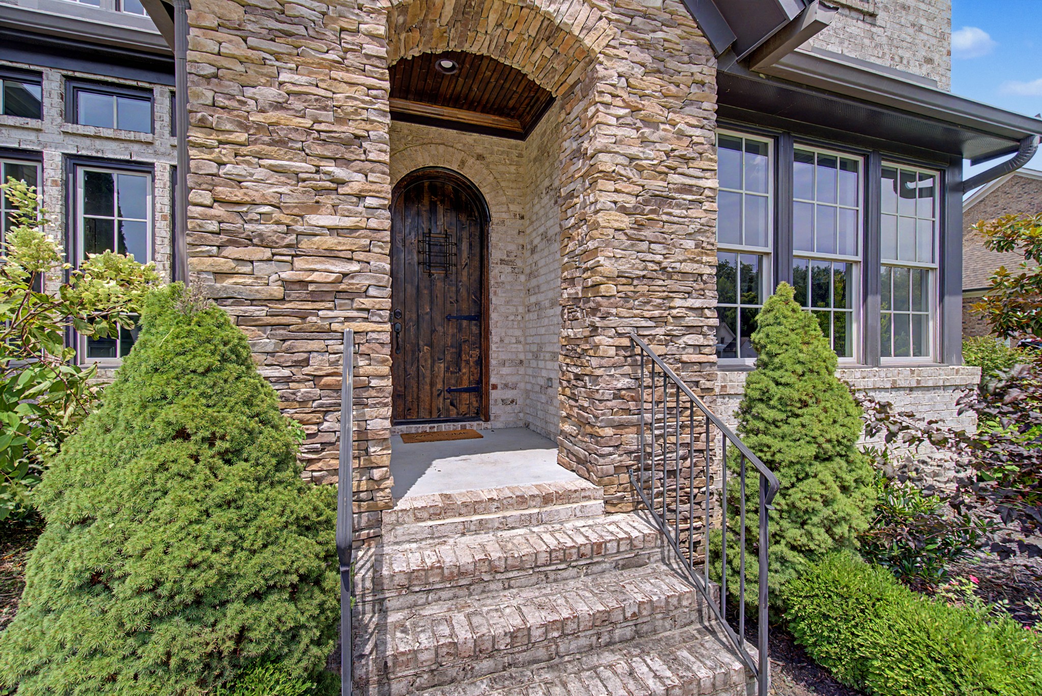 9598 Romano Way Property Photo 7