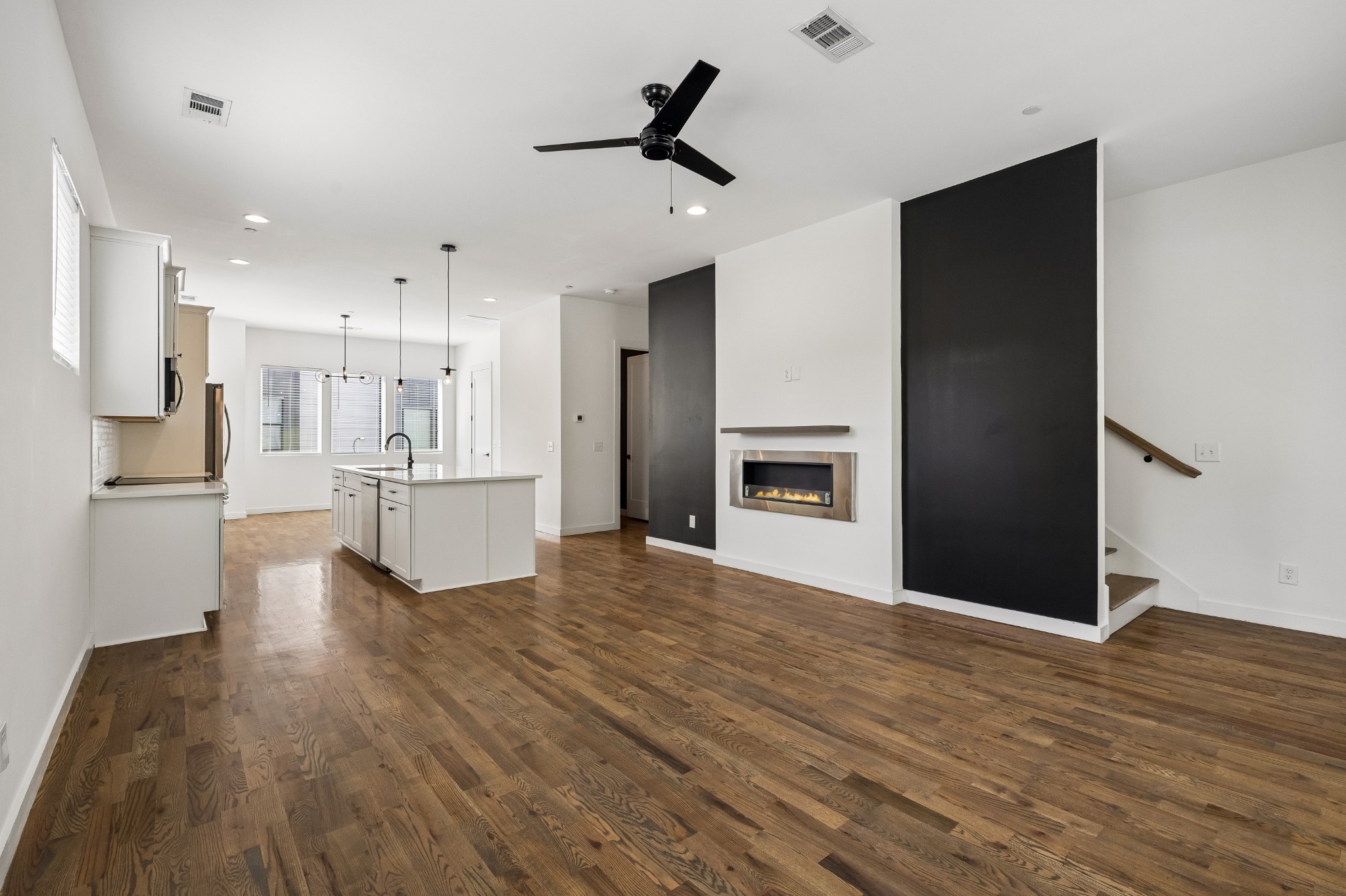 1208 Watts Ter Property Photo 3