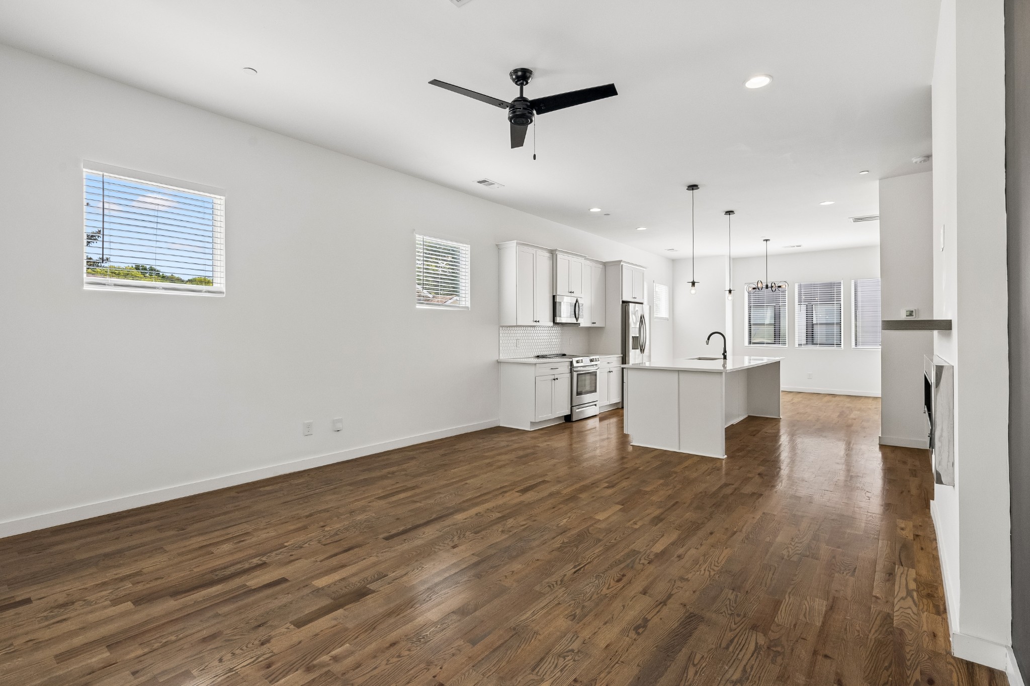 1208 Watts Ter Property Photo 5
