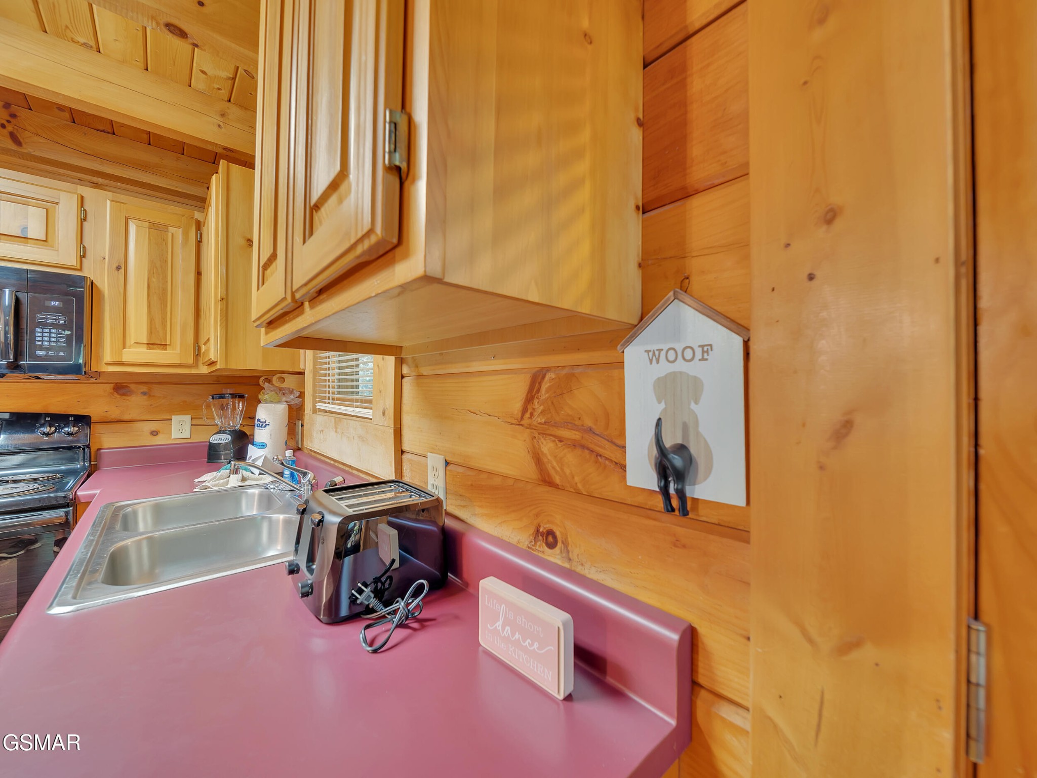 709 Gray Hawk Way Property Photo 9