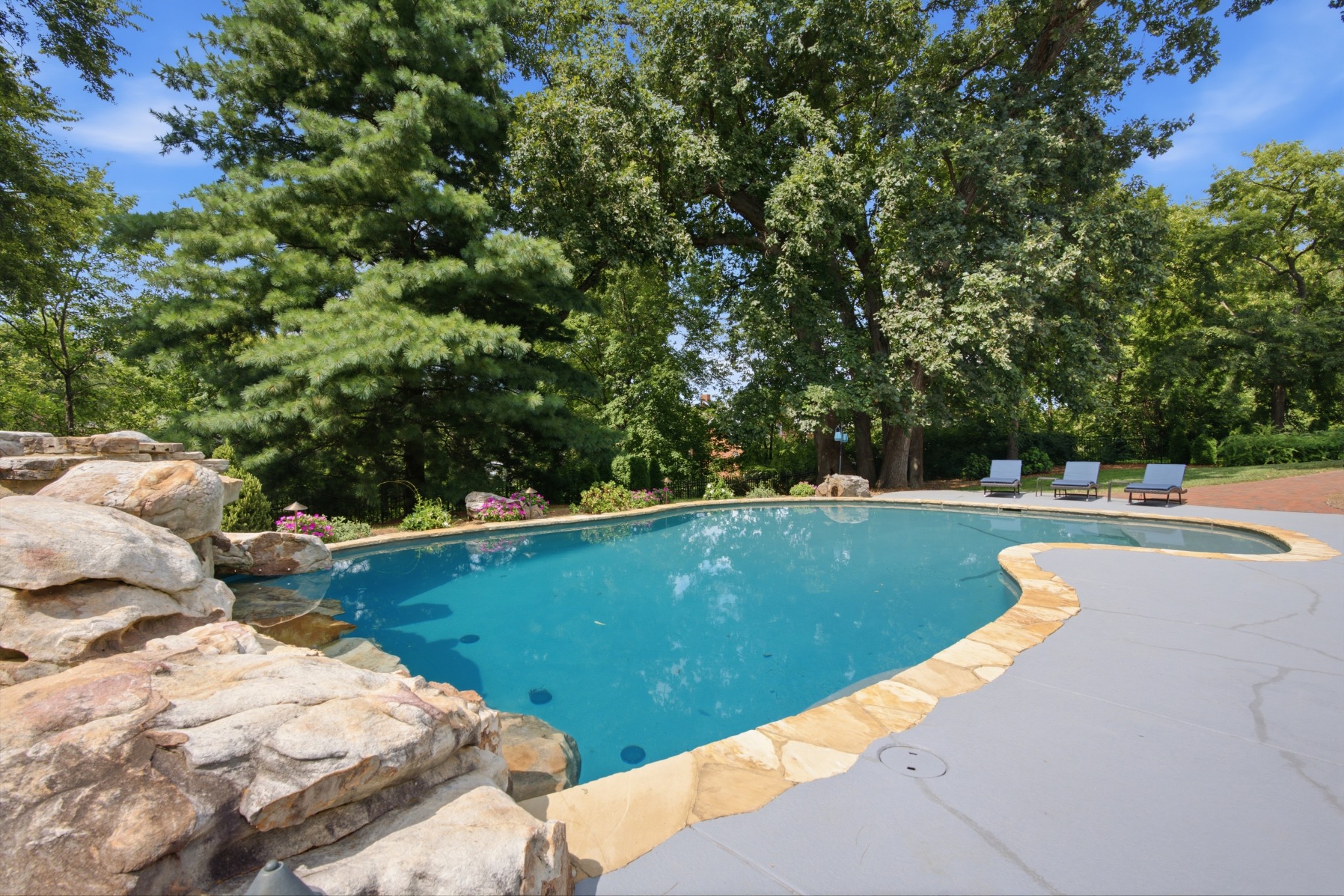 8218 Holly Rd Property Photo 69
